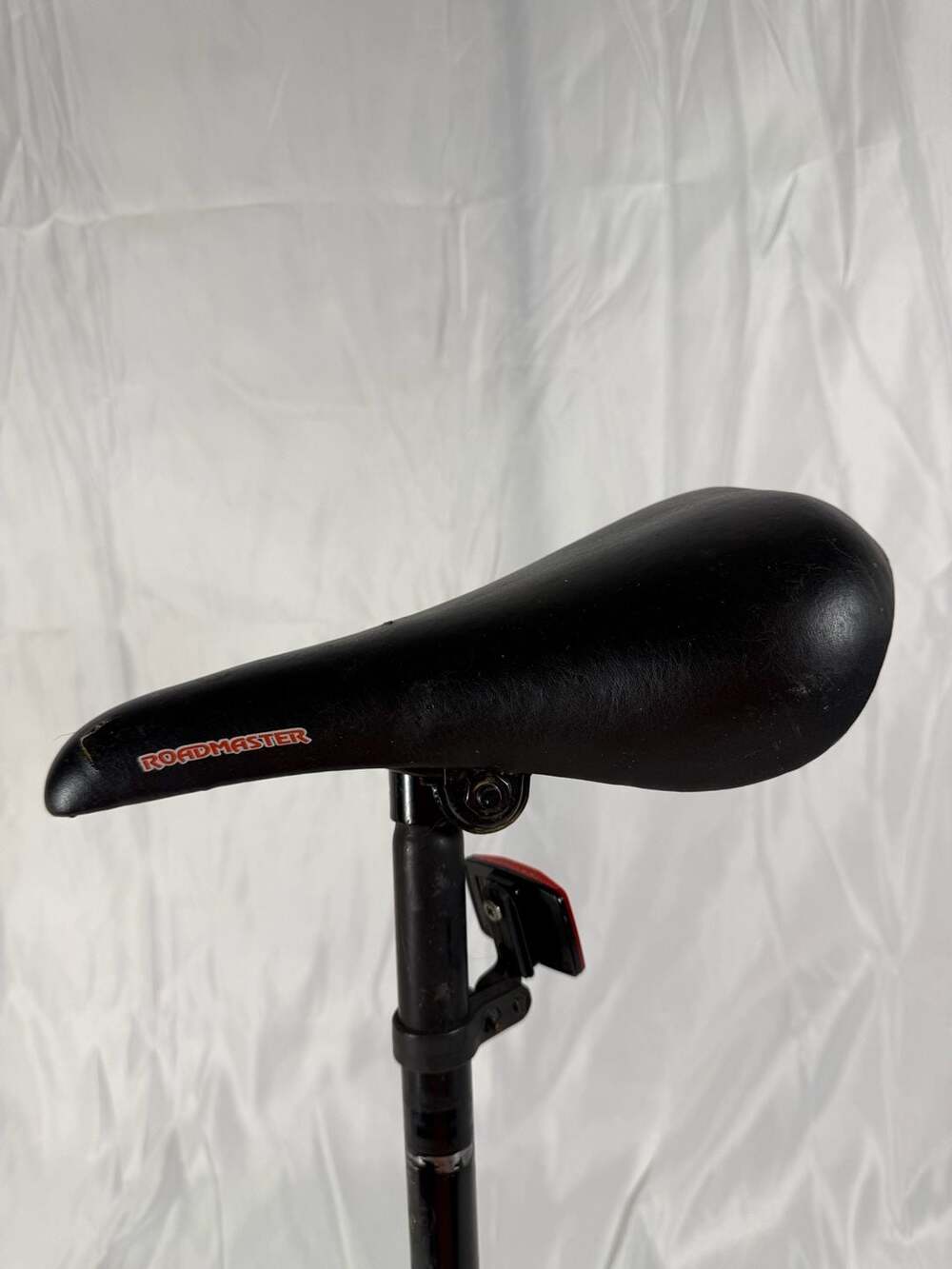 Roadmaster Padded Bicycle Seat Saddle Black with Seat Post
